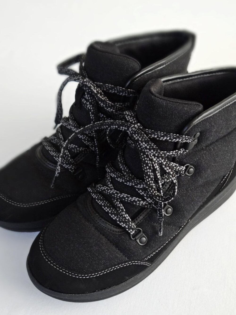 CLARKS Cloudsteppers Women's Size 8M Black Lace-Up Cabrini Cove Ankle Boots